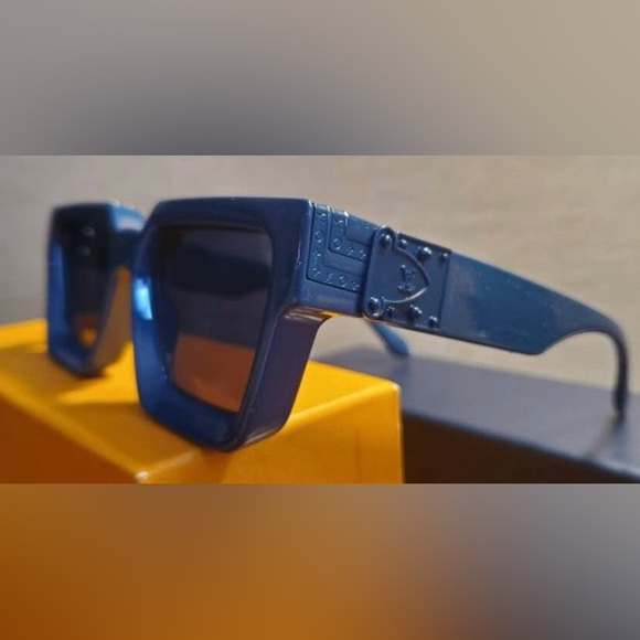 Louis Vuitton 1.1 Millionaire Sunglasses Navy Blue Monogram Jacquard - Picture 7 of 12